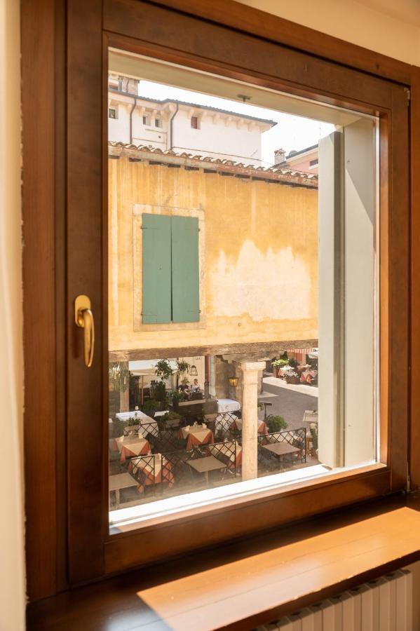 Cozy 2 Bedroom In The Heart Of Βερόνα Εξωτερικό φωτογραφία